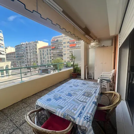 La Terrasse De Palais Des Arts アパート
